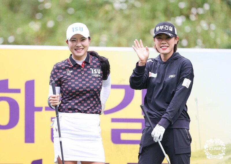 KLPGA 공식 경기 첫 동반 플레이 박희영·주영 자매