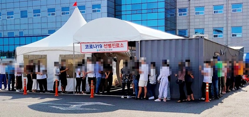 태안 로얄링스골프장서 캐디 등 2명 확진…이용객 3천여명 검사