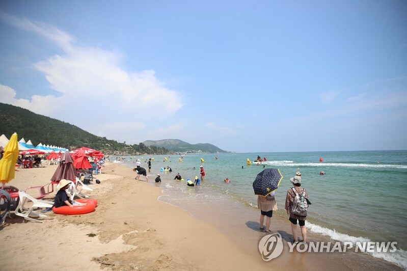 '내년엔 마스크 없이 만나요'…경북 동해안 해수욕장 24곳 폐장