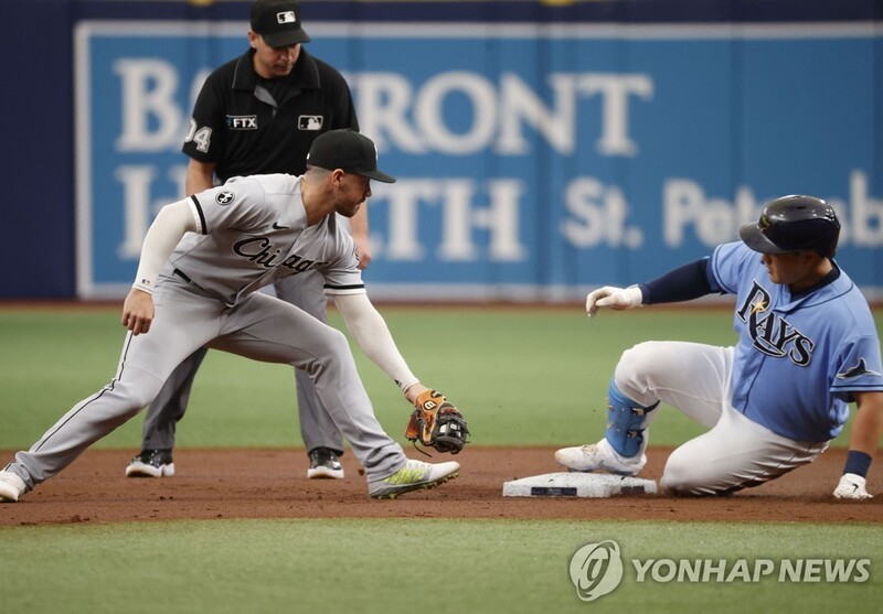 MLB 최지만, 2루타 치고 달리다가 햄스트링 부상 교체
