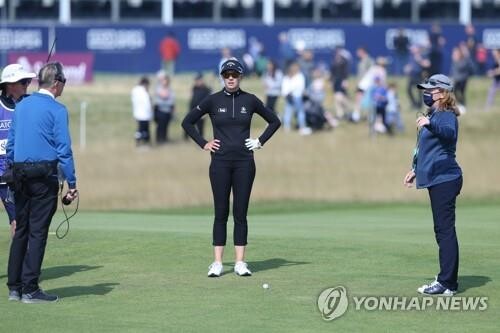 LPGA 삭스트룀 "어머, 갈매기가 볼을 물어갔어요"