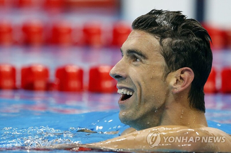 골프 세계 1위 람, 수영 황제 펠프스와 깜짝 우정 공개