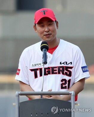 Baseball gold medalist Yoon Suk-min, to play in pro golf official tour in Sep