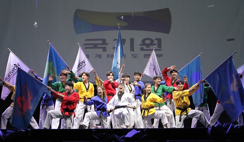 국기원시범단, 美캘리포니아주 '태권도의 날' 제정 축하시범