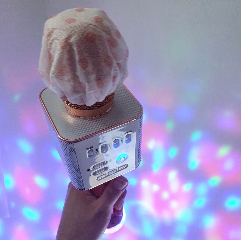 블루투스 마이크에 방음부스까지…"'홈노래방'에서 질러요"