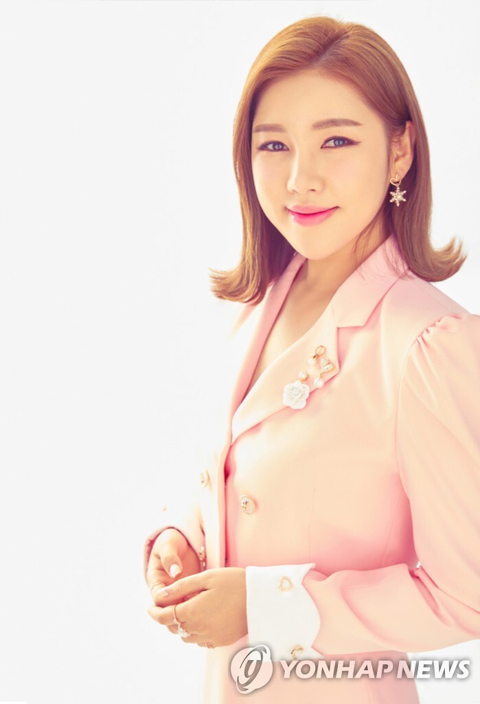 송가인, 코로나19 확진…"격리 시설 이동"(종합)