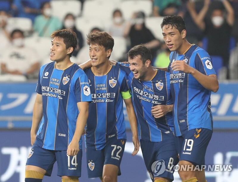'이동경 멀티골' 울산, 3연승 선두 질주…전북과 승점 7 차이