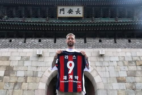 K League leading scorer Veldwijk signs 1-year extension with Suwon FC