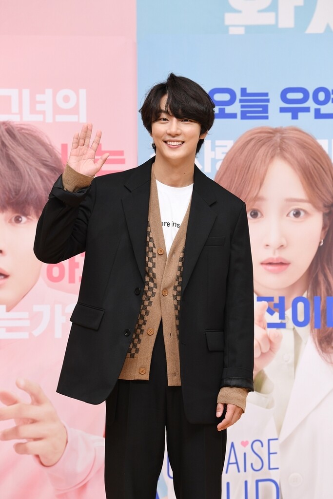 '유 레이즈 미 업' 윤시윤 "나를 갈아 넣은 작품"