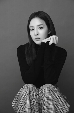 Sandara Park signs contract with Sunmi·BamBam's agency