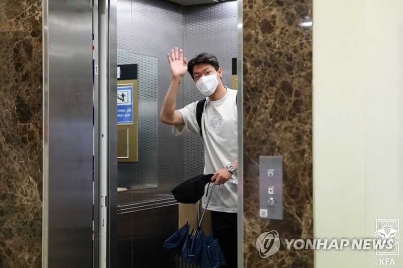 "황의조, 스포르팅 이적 불발…이번 시즌 보르도 잔류"