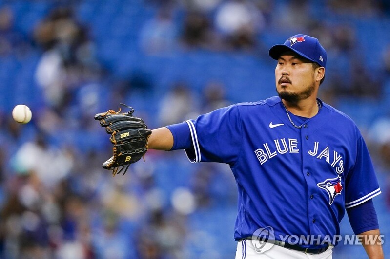 외신, '패전' 류현진에 "초반은 압도적 투구…타선도 야속하네"