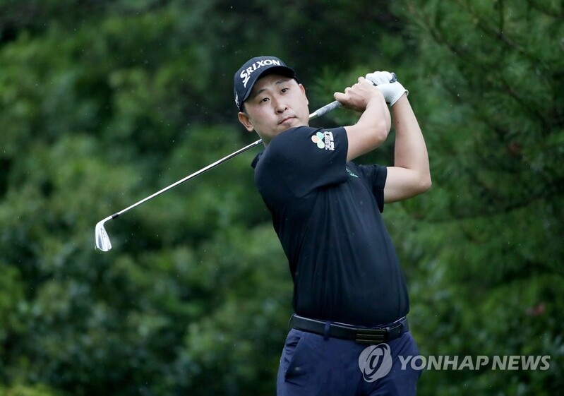 은퇴 투수 윤석민, 프로골프 첫날 15오버파…'샷이글' 기쁨도