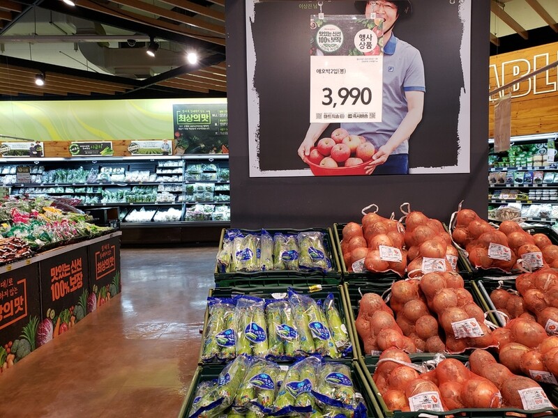 [르포] "월급 그대로인데 물가만 뛰어…추석 차례상 어떻게 하죠"