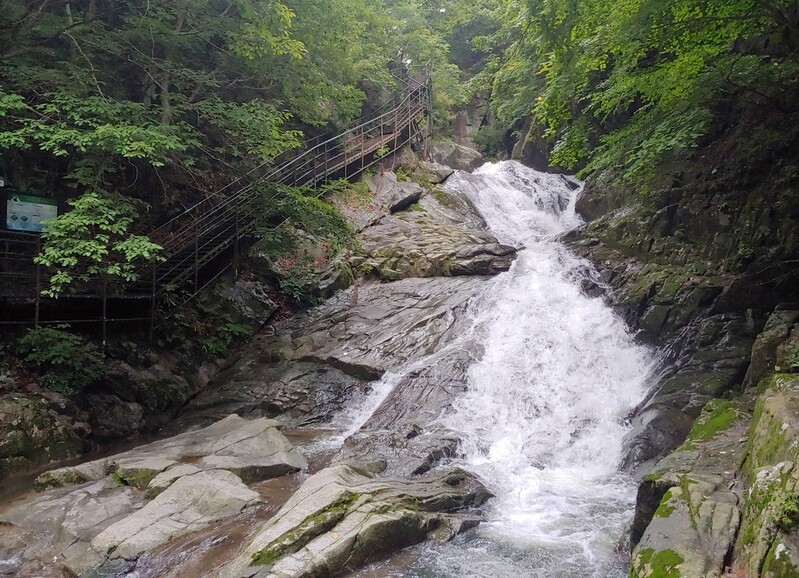 지리산 구룡계곡 10월 한 달간 예약제…하루 최대 350명 입장