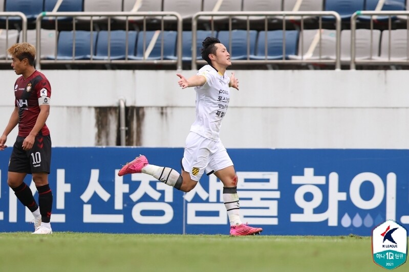'후반전 꽝!꽝!' 전남, 경남 2-0 꺾고 6경기 만에 승전고