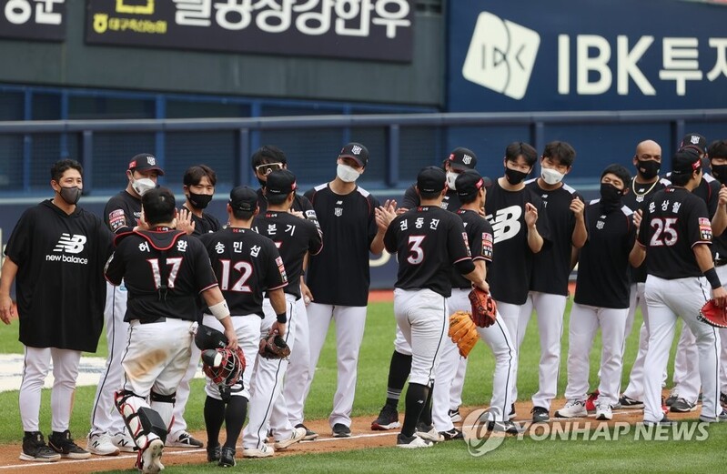 [프로야구전망대] 선두 kt 60승 선점 눈앞…중위권 가을 야구 경쟁 가열