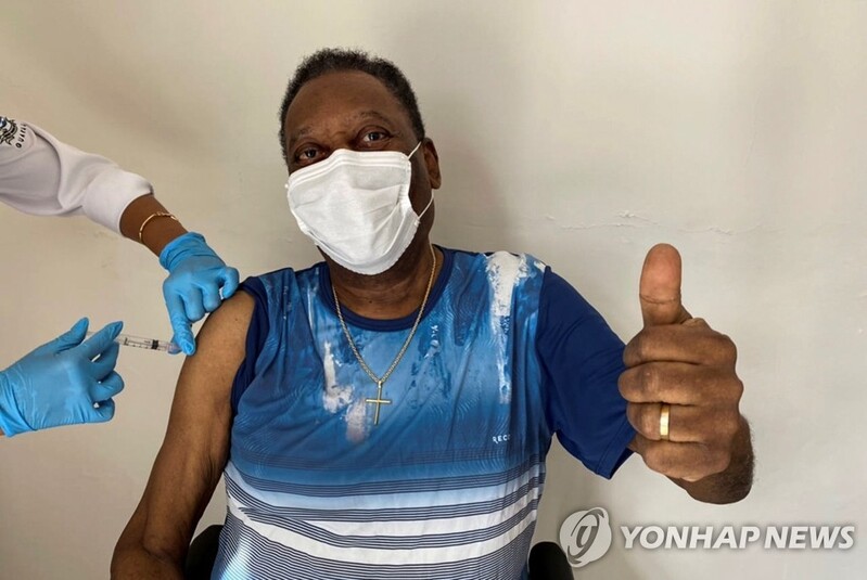 '축구황제' 펠레, 대장 종양 제거 수술 후 회복 중