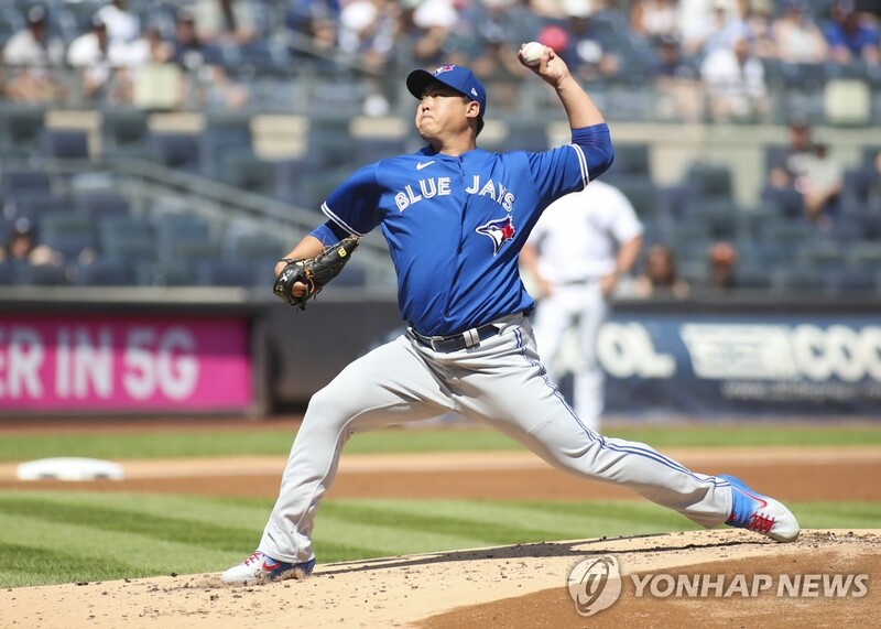 Blue Jays' Ryu Hyun-jin inspired by thriving teammate to shake things up