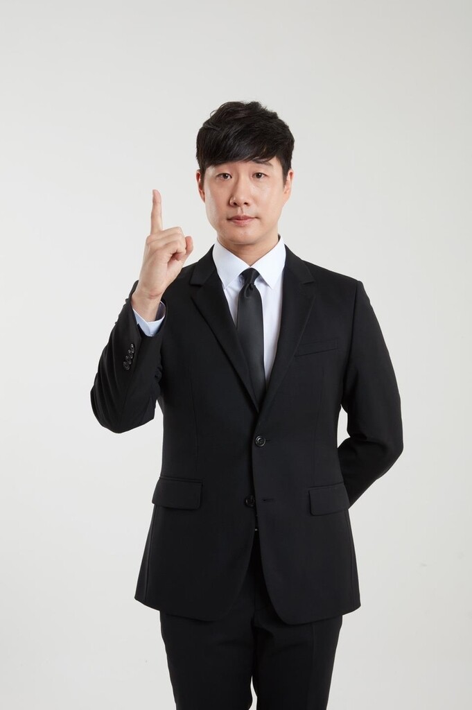 프리 선언 배성재, MBN '헬로트로트'로 음악 예능 MC 도전