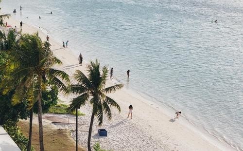 여행하고 백신도 맞고…미국령 괌, 아시아인들 몰려 불티