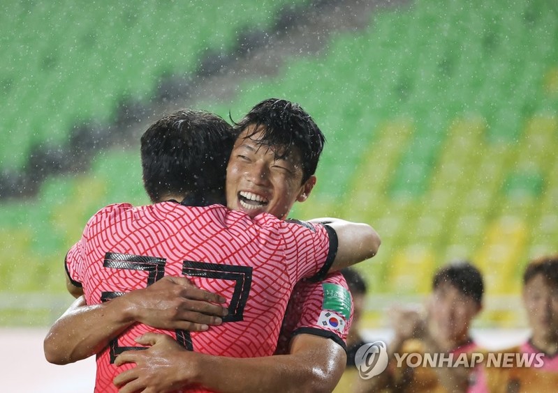 '프리미어리거' 황희찬, 레바논 측면 부수고 벤투호 첫승 배달