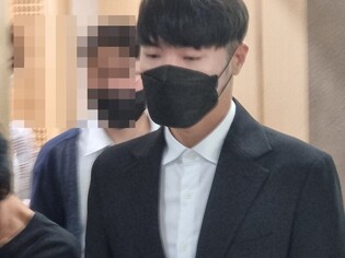 Singer Wheesung requested by prosecutors to three year prison at propofol appeal trial