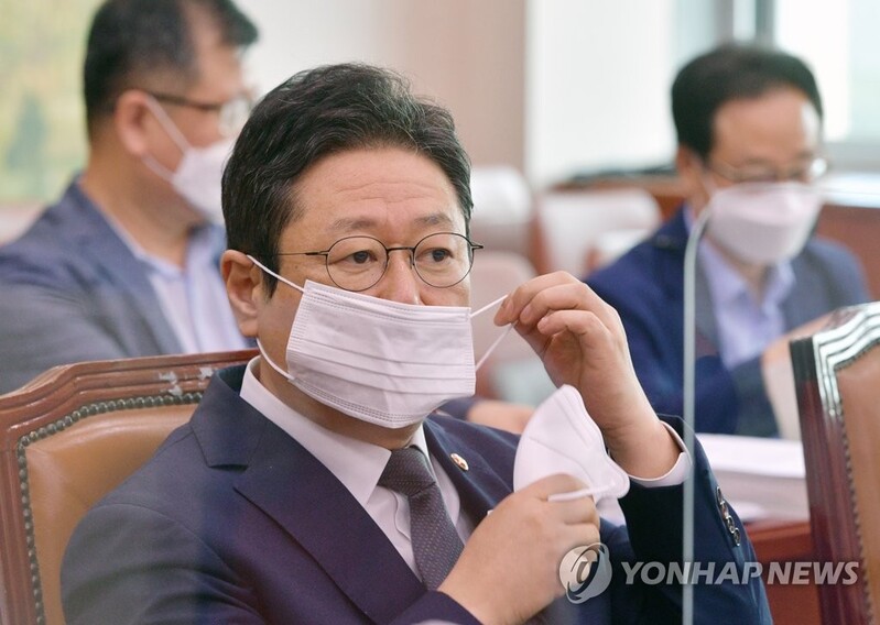 '중공군 미화' 中영화 국내상영 취소…황희 "수입사측 포기"(종합)