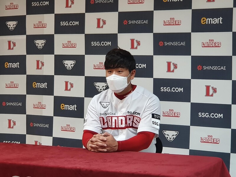 '마무리 확정' 김택형, 2이닝 세이브…"쉬운 보직은 없더라고요"