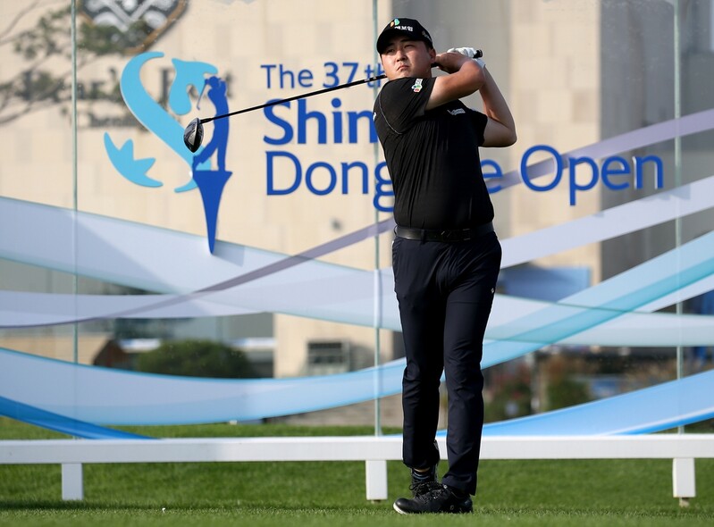 이태훈, 4년 만에 신한동해오픈 정상 탈환 시동…1R 7언더파