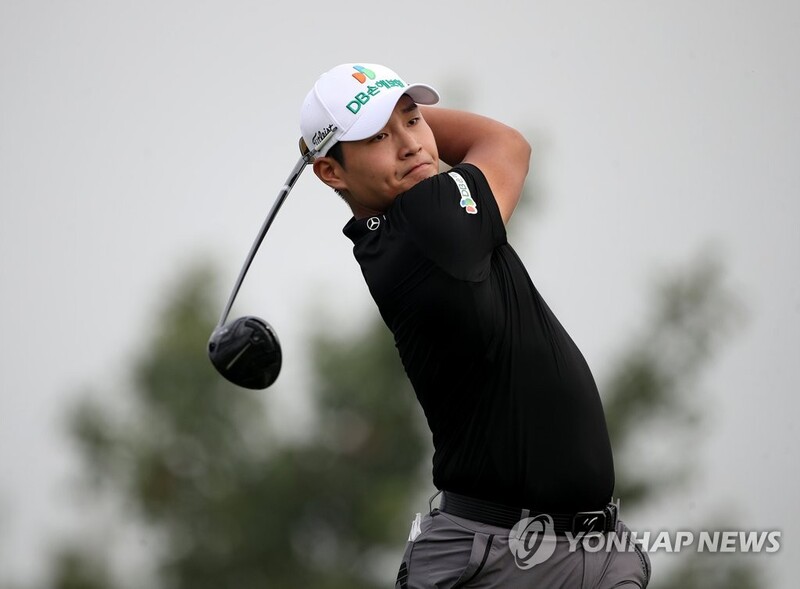 서요섭, 신한동해오픈 2라운드 공동 선두…김동은은 1타 차 5위
