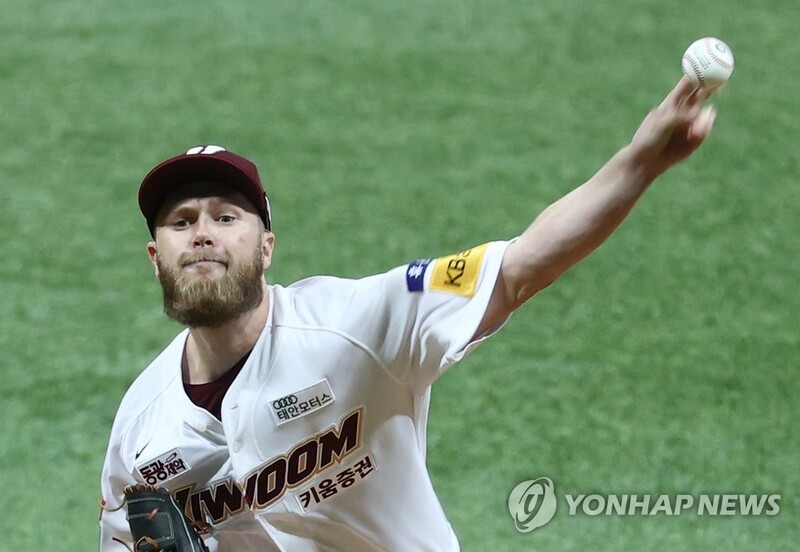 키움, KIA 5연패 몰아넣고 4위 탈환…요키시 다승 1위