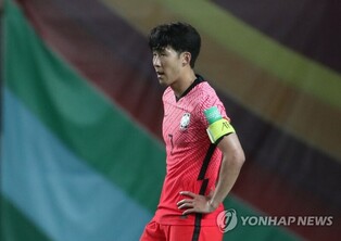 Coach Santo, "Sonny is not very well,"... unclear whether Son will play vs C.Palace