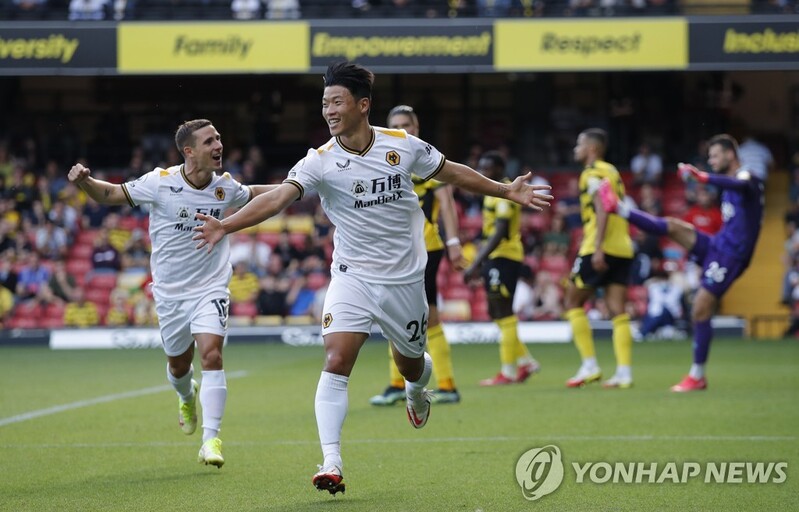 울버햄프턴 황희찬, EPL 데뷔전서 데뷔골 폭발