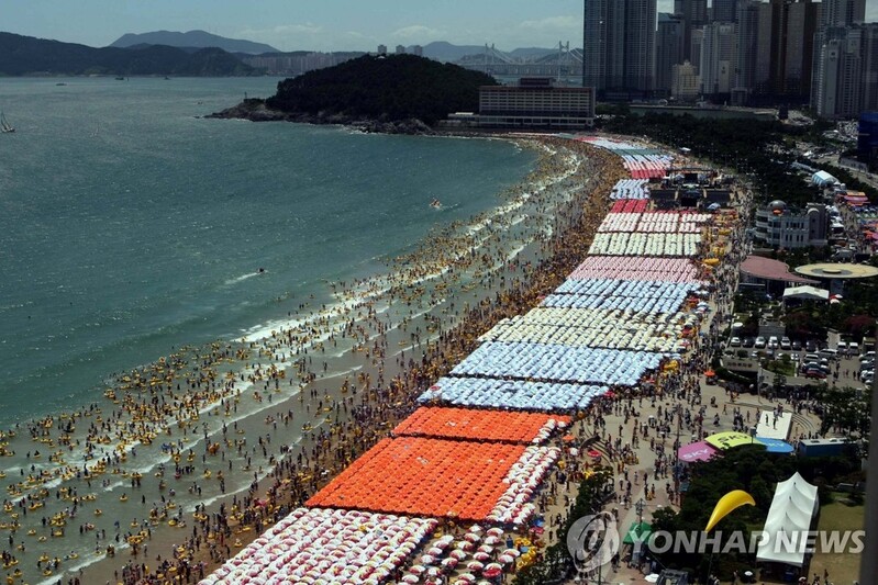 [사진톡톡] 뜨거웠던 해운대 여름 기억하시나요?