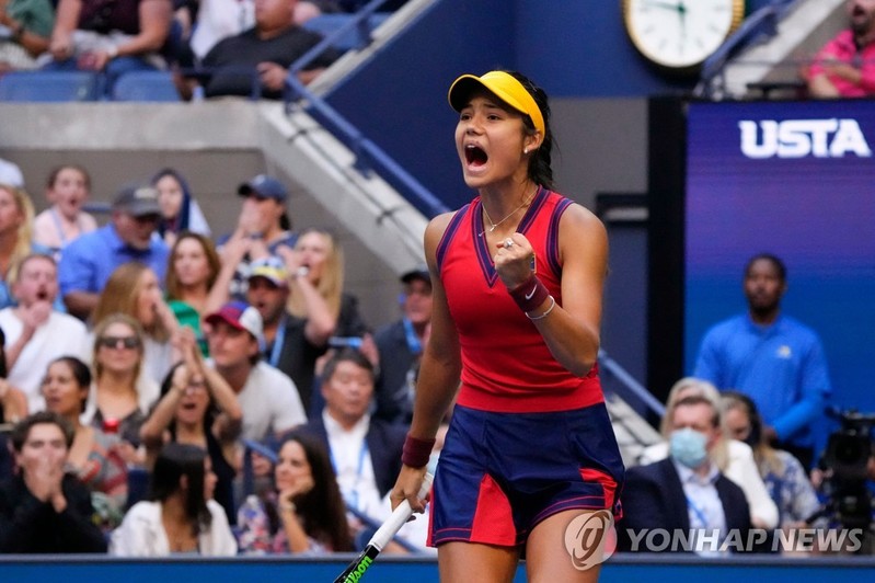 19세 라두카누, US오픈 테니스 정상…예선부터 무실세트 우승