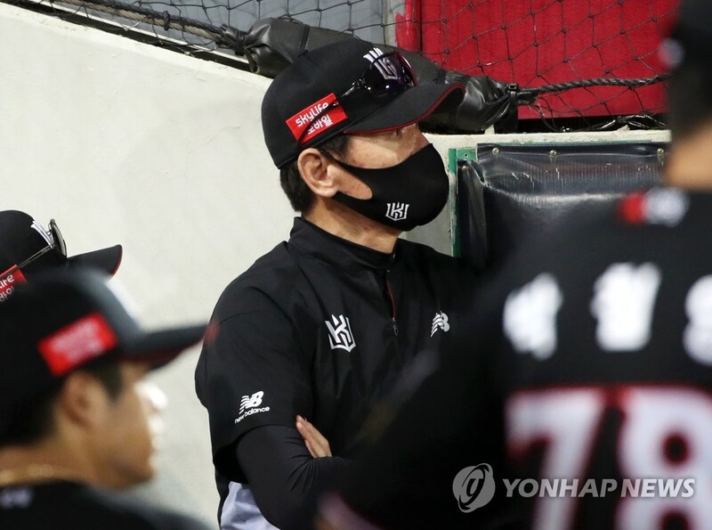 백신 접종한 이강철 kt 감독, 휴식 없이 더블헤더 지휘