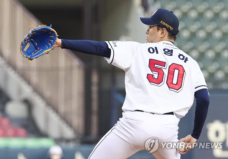 불펜 이영하, 하루에 2승…두산, LG에 더블헤더 싹쓸이로 6연승