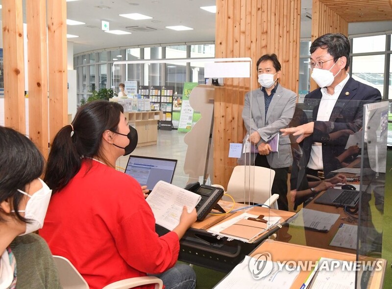 기재차관 "국민지원금 지원대상 결과적으로 늘어날 수 있다"