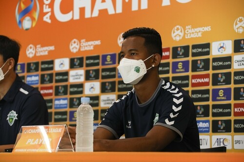 전북의 태국 출신 풀백 사살락 "빠툼전, 형 동생 없이 싸운다!"(종합)