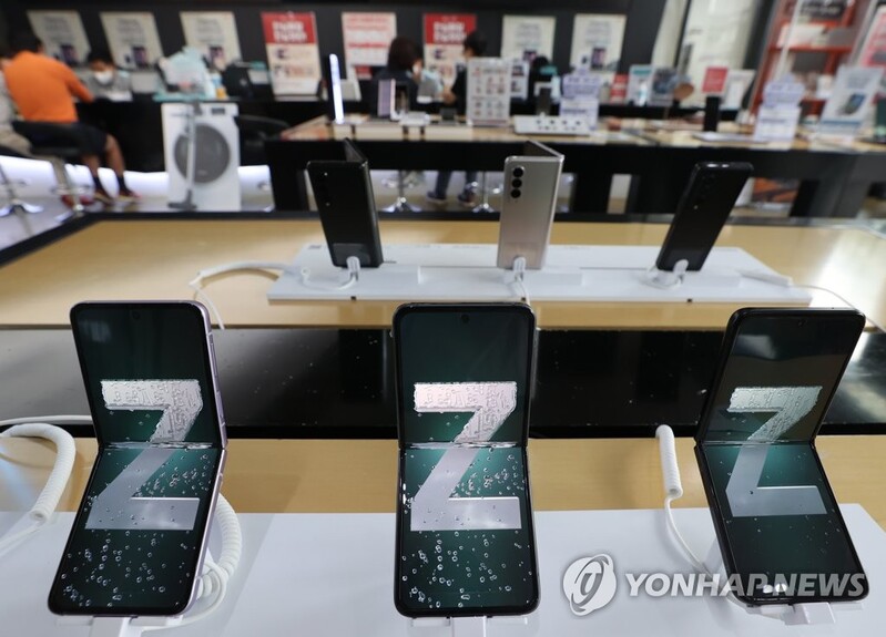 갤Z폴드3·플립3 인기에 사전예약 개통 기간 한 번 더 연장
