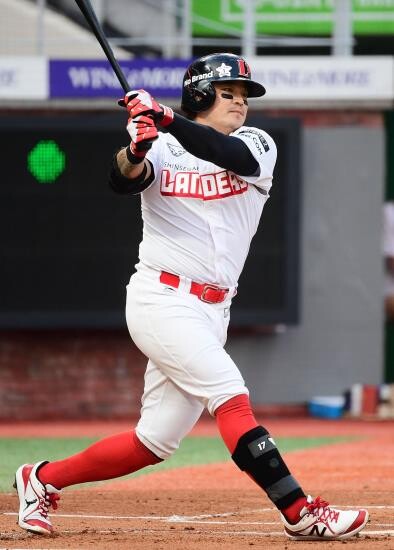 머리카락 짧게 깎은 추신수, 16일 만에 홈런 추가…시즌 16호