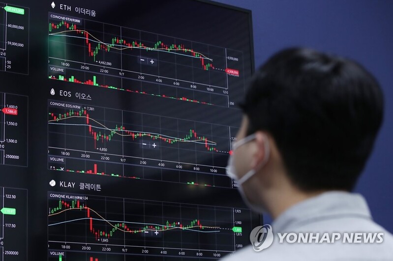 거래소 폐업 가시화…정부·업계 입모아 "다른 곳으로 옮겨야"