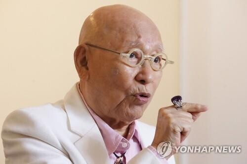 단색화 대가 박서보 "21세기 미술은 치유의 예술이어야"