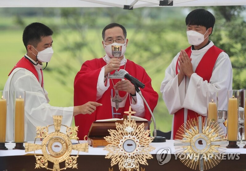 '최초 순교자 고이 잠들다'…230년만에 완주 초남이성지에 안치