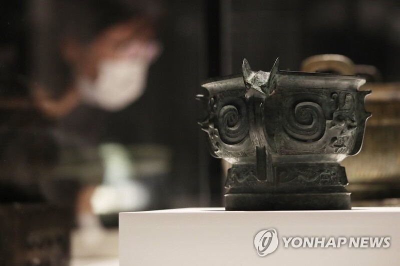 신의 그릇에서 인간의 도구로…중국 청동기 67점, 서울 왔다(종합)