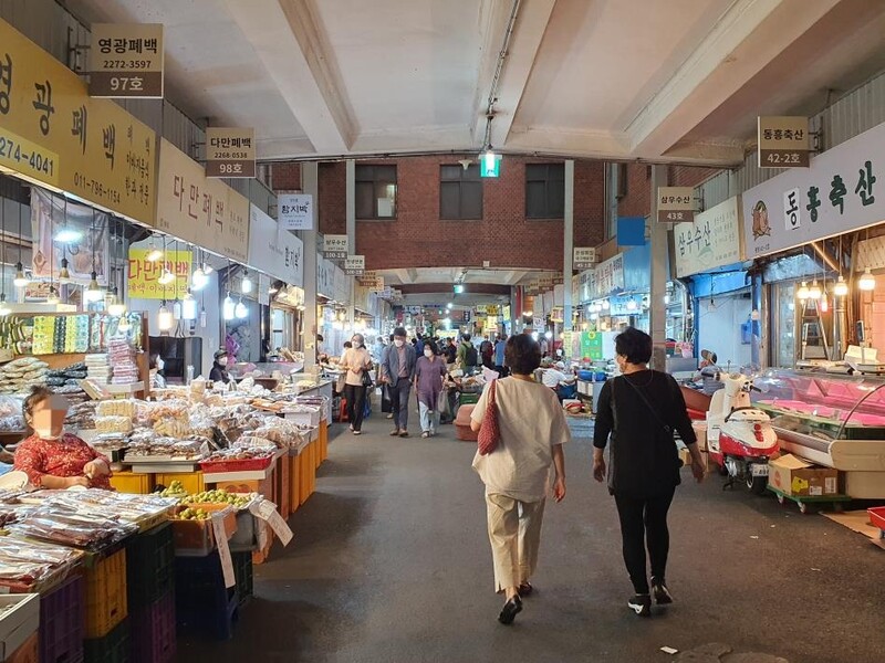 "추석 대목은 무슨…명절 올 때마다 매출 반토막"