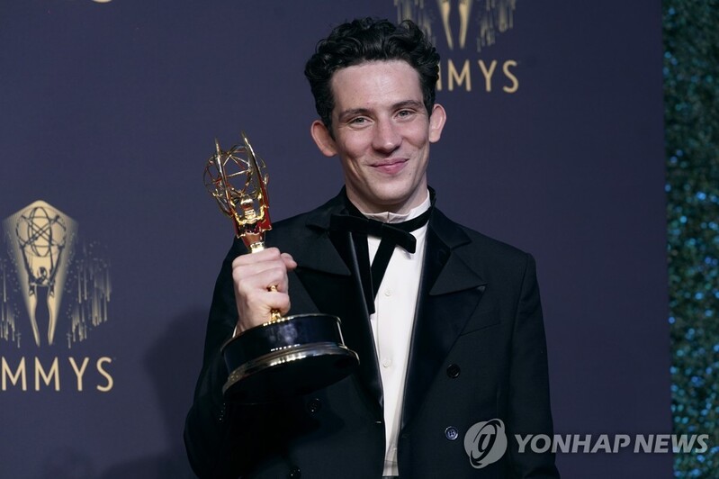 사상 첫 '스트리밍 잔치'된 에미상…최우수 드라마 '더크라운'