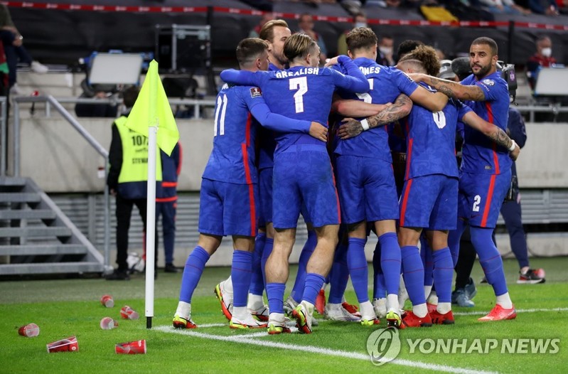 잉글랜드 선수 인종차별한 관중 탓에…헝가리 축구, 무관중 징계