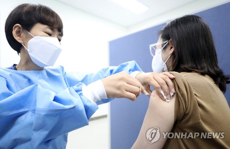 S. Korea to receive 1 mln doses of Pfizer vaccine from Britain in swap deal